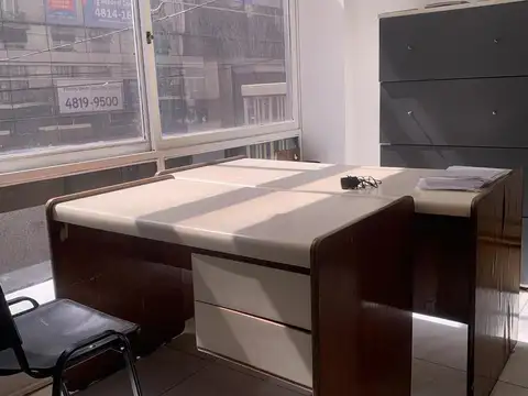 Excelente piso de oficina - Tribunales