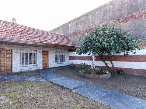 CASA EN VENTA LANUS 4 AMBIENTES PARQUE
