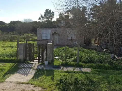 Casa en amplio lote sobre Eva Peron, Guernica 