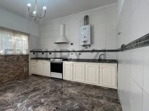 Casa en Alquiler en Caseros, $ 1.200.000