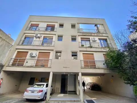 Calle 3 entre 41 y 42  al 400