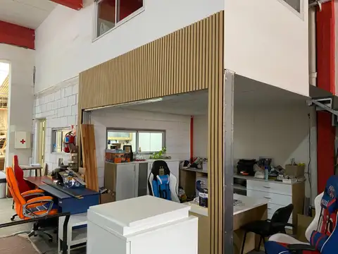 Galpon en Venta 10  mts Frente