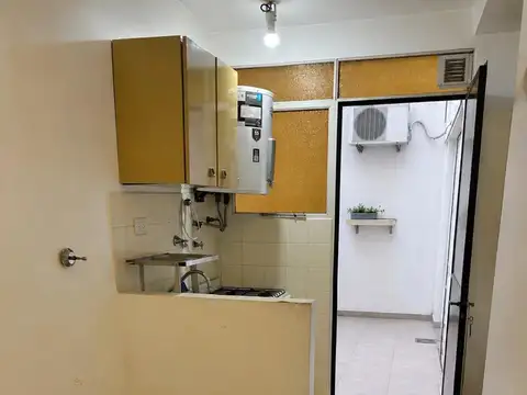 VENTA 2 AMBIENTES CON PATIO APTO PROFESIONAL