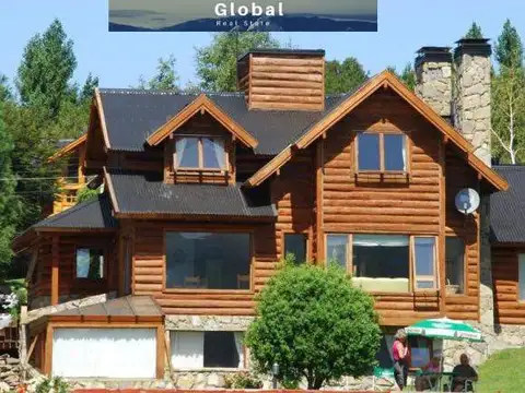 Casa 8 ambientes con 4 baños