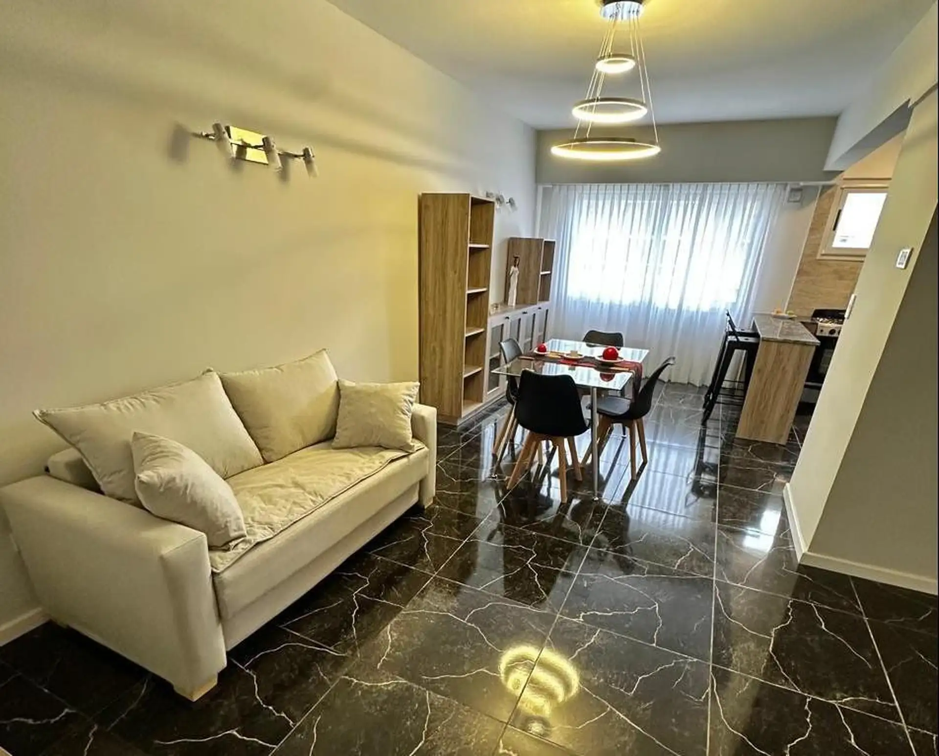 Venta de departamento - 2 ambientes - Reciclado - Externo - Con ventanal - Centro - Mar del Plata