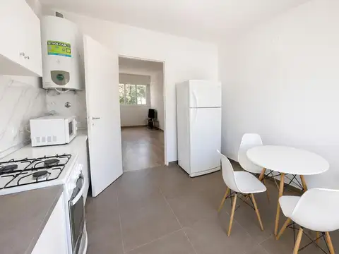 VENTA - Casa en planta alta de dos dormitorios con patio. Zona Parque, Rosario