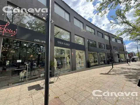 Oficina en Lomas de San Isidro