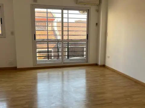 Departamento de 2 ambientes con balcon
