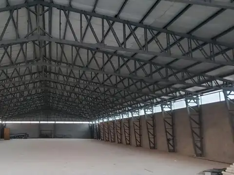 Galpon en Alquiler 130  mts Fondo