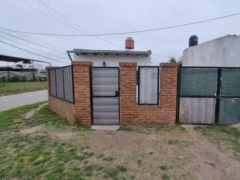 Alquiler | Casa | 1 Dormitorio | Cochera | Fray Luis Beltrán
