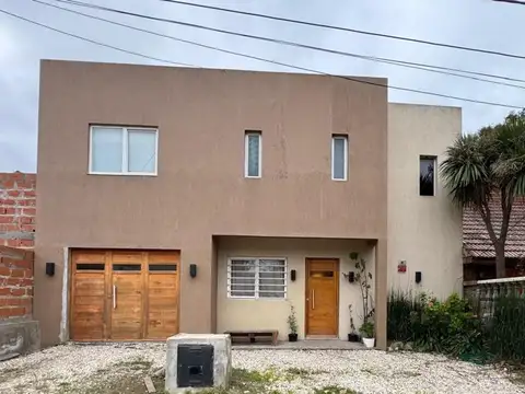 VENTA CASA 4 AMBIENTES MODERNA SANTA CLARA GAS