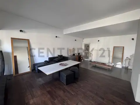 Casa 6 ambientes con 4 baños