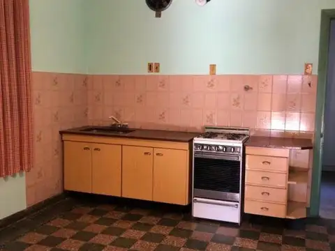 CASA EN MUY BUEN ESTADO DE CONSERVACION 