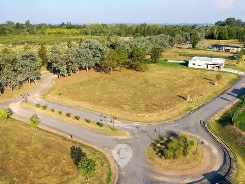 Terreno en Venta con salida a la laguna en El Campo. 2da Etapa. 1274 m2. Los Cardales
