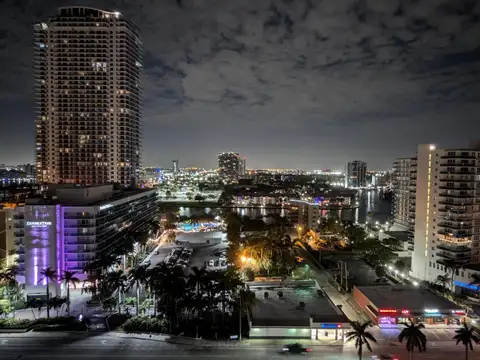 South Ocean Drive, Hollywood 3900