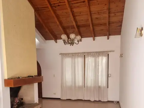 Casa en Venta en Gobernador Benegas, USD 245.000