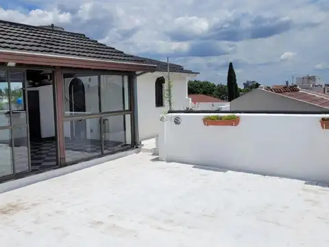 Depto Tipo Casa en Alquiler de 5 ambientes