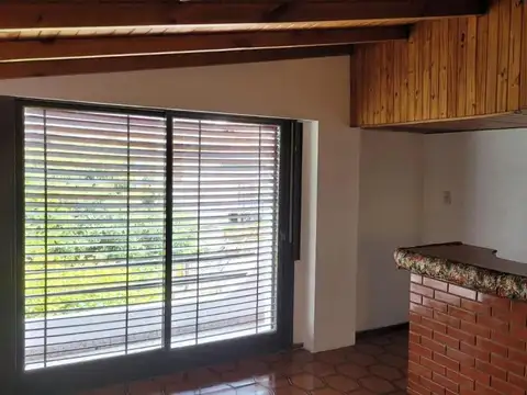 Depto Tipo Casa en Alquiler de 4 dormitorios