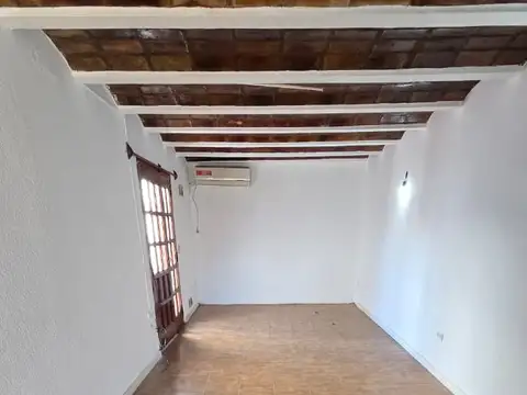 Depto Tipo Casa en Venta en Lomas de Zamora, USD 80.000