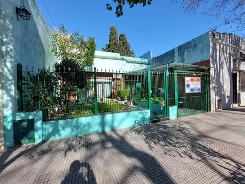 Venta casa 4 ambientes en pb monte castro terraza