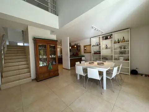 Casa - Barrio Parque Leloir