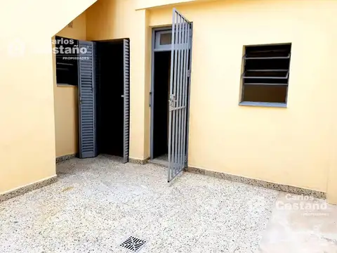 Oficina 4 ambientes con 2 baños