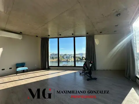 Casa en Alquiler con 1 cochera