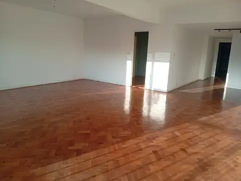 Departamento en Alquiler de 4 ambientes