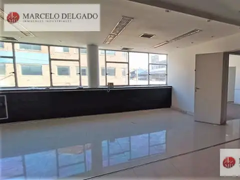 Oficina Monoambiente con 8 baños