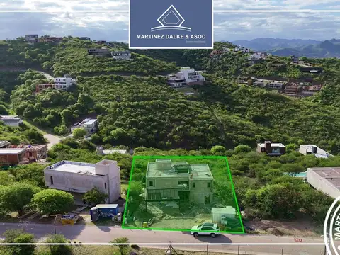 Casa en Venta con 4 cocheras