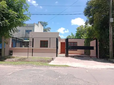 Casa en venta - 2 Dormitorios 1 Baño - Cochera - 370Mts2 - San Jorge, Villa Elisa, La Plata