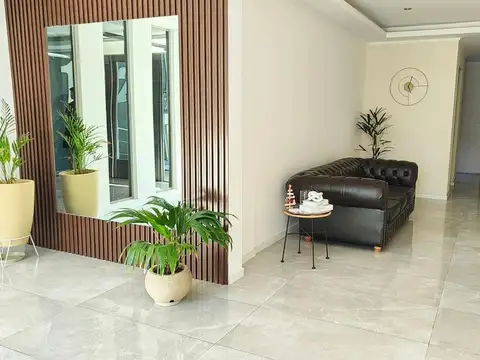 AMPLIO MONOAMBIENTE DIVISIBLE. OPORTUNIDAD!