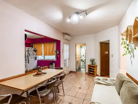 Depto Tipo Casa en Venta en Versalles, USD 120.000