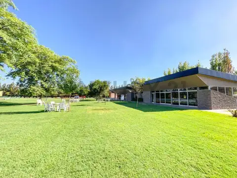 Terreno en Venta de 909,0 m2