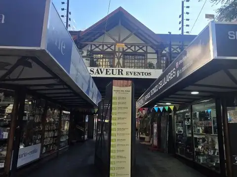 VENTA LOCAL en  CASEROS  ZONA BANCARIA SOBRE AV URQUIZA