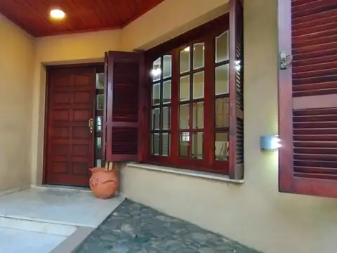 CASA EN VENTA DE 3 AMBIENTES -  ARROYO SECO