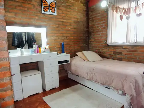 Venta Casa Barrio P Matheu con Pileta Apto Crédito