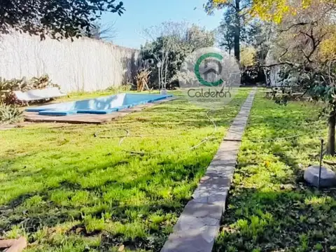 Casa en Venta con 4 cocheras