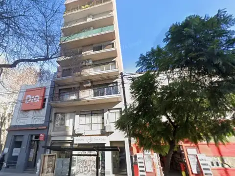 Departamento de 2 ambientes, contrafrente abierto con balcon