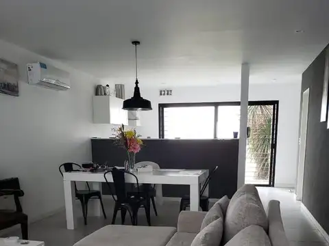 Depto Tipo Casa en Venta con 2 cocheras