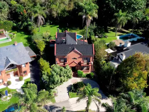 Casa en venta 6 ambientes Oportunidad Apto Credito. Digna de visitar 