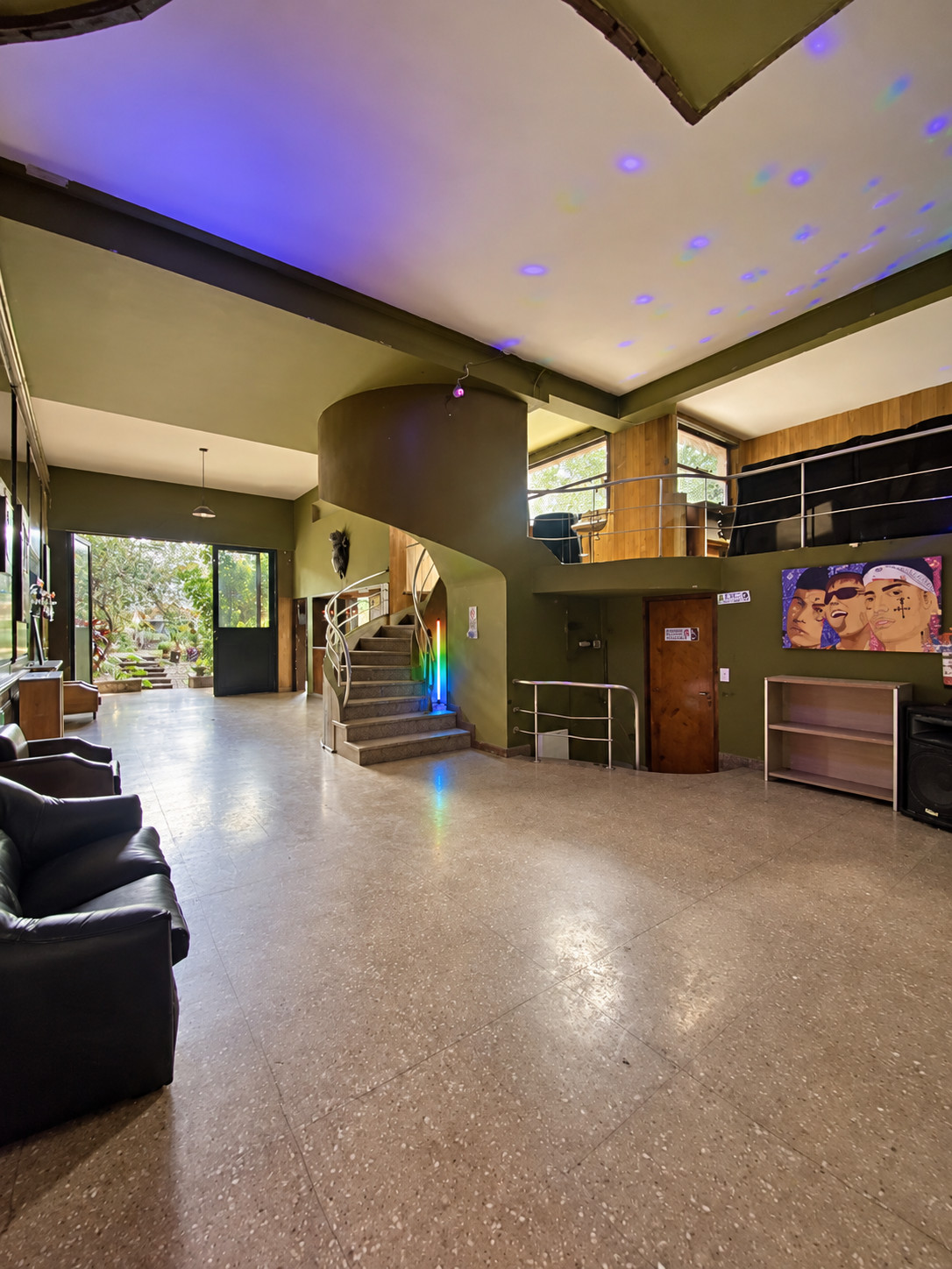 Casa 6 ambientes con 3 baños