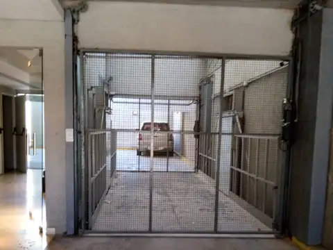 Cochera en Venta con acceso Ascensor