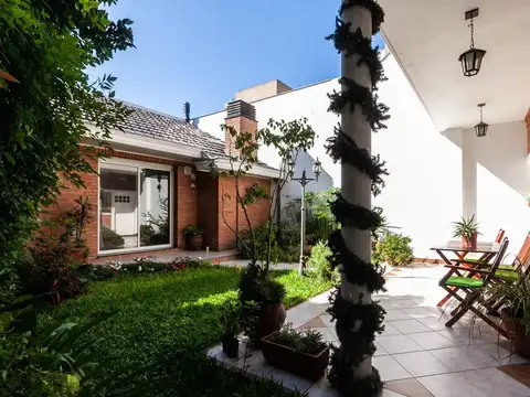 HERMOSO CHALET DE 5 AMB. EN LANUSITA