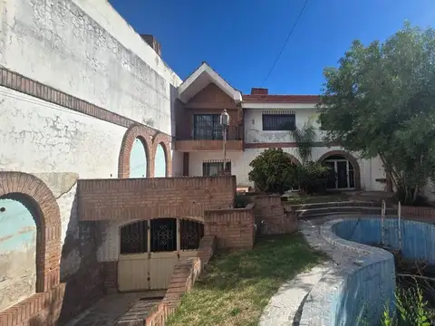 VENTA CASA A REFACCIONAR EN B° SAN SALVADOR