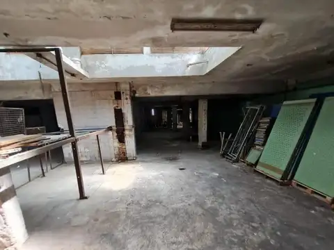 Galpon en Venta 63  mts Fondo