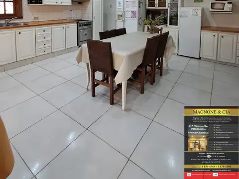 Casa en venta c/ cochera en Villa Lugano