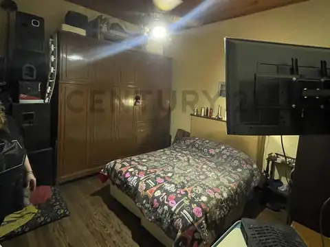 Casa en Venta 5 Ambientes con Local, Terraza y Patio –  Parque Avellaneda