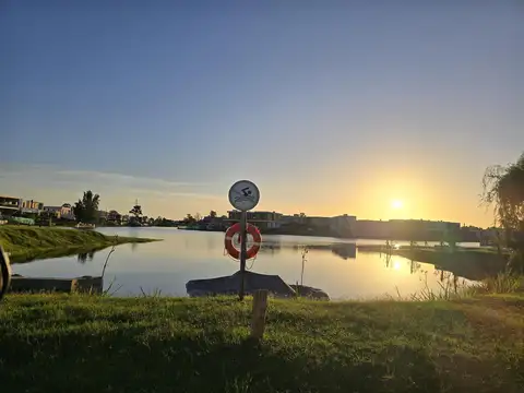 CASA EN VENTA  LAGUNA GRANDE  VILLANUEVA