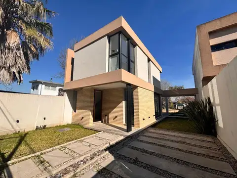 Duplex en venta a estrenar en Sicardi 12 y 667 posible apto banco
